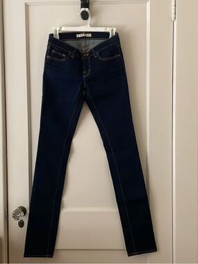 NWOT J Brand Pencil Leg Jeans in Size 26